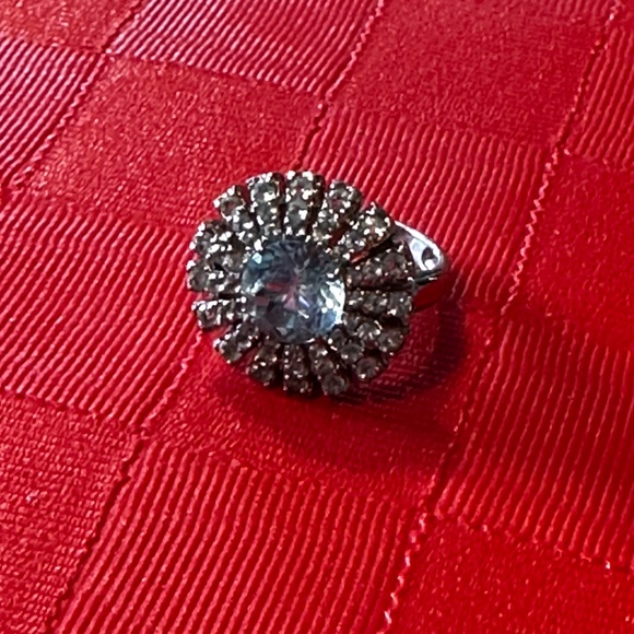 STERLING SILVER SKY BLUE TOPAZ STARBURST RING. - Picture 2 of 9